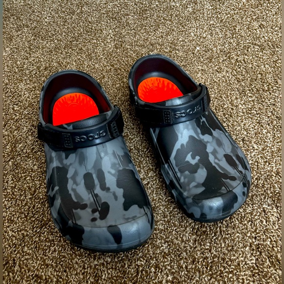 BISTRO LITERIDE™ SLIP RESISTANT WORK CROCS - Picture 1 of 3